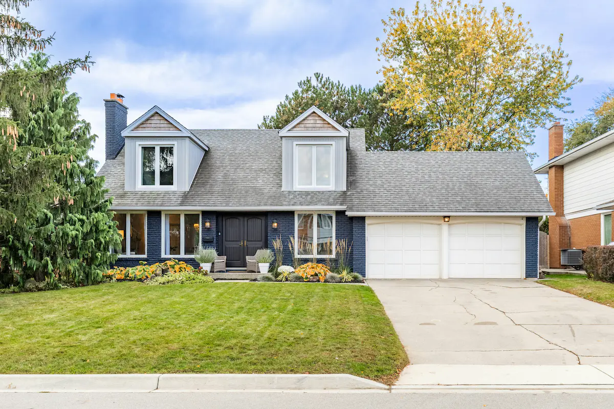 Barrhaven home with new windows and entry door showing energy efficiency